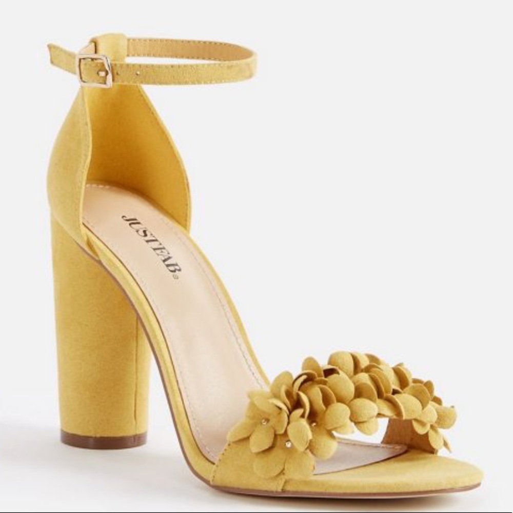 NWT JustFab “Solara” Heeled Sandal! 🌼🌼🌼